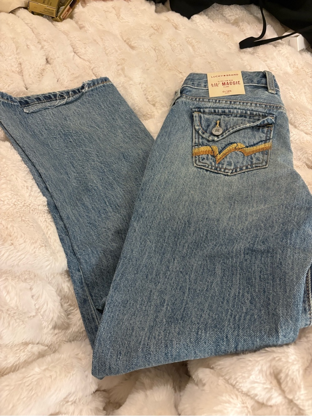 Lucky Brand x Lil Maggie - NWT Ultra Low Rise Flare - 25 - Picture 3 of 4